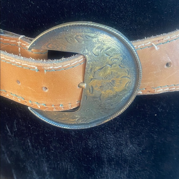 Tan/Brown thick Leather Belt with brass gold Buckle - Picture 2 of 11